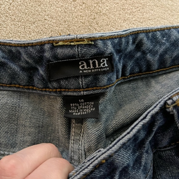 a.n.a. jean Capris - Picture 4 of 7